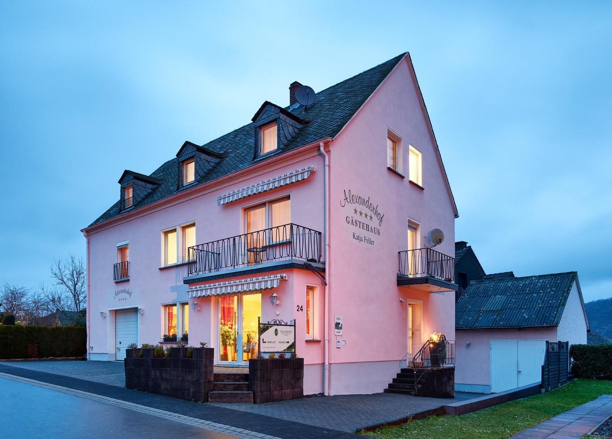 Gaestehaus Alexanderhof Лайвен Екстериор снимка